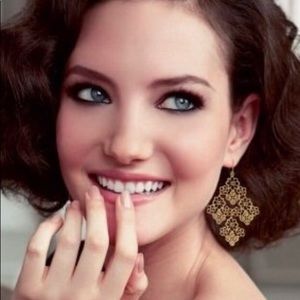 Stella & Dot - chantilly lace chandeliers